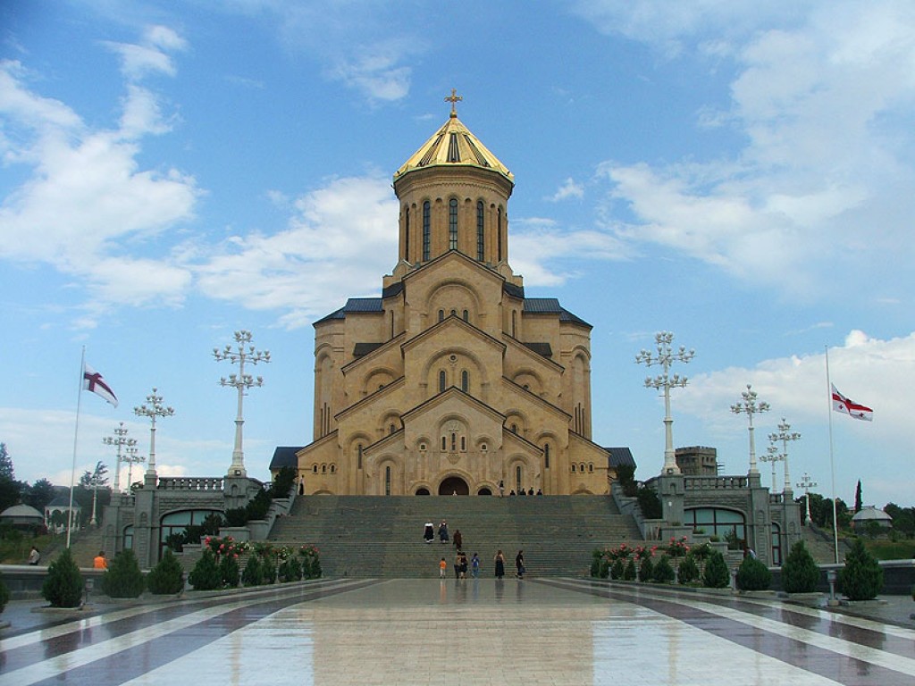 Храм Самеба в Тбилиси