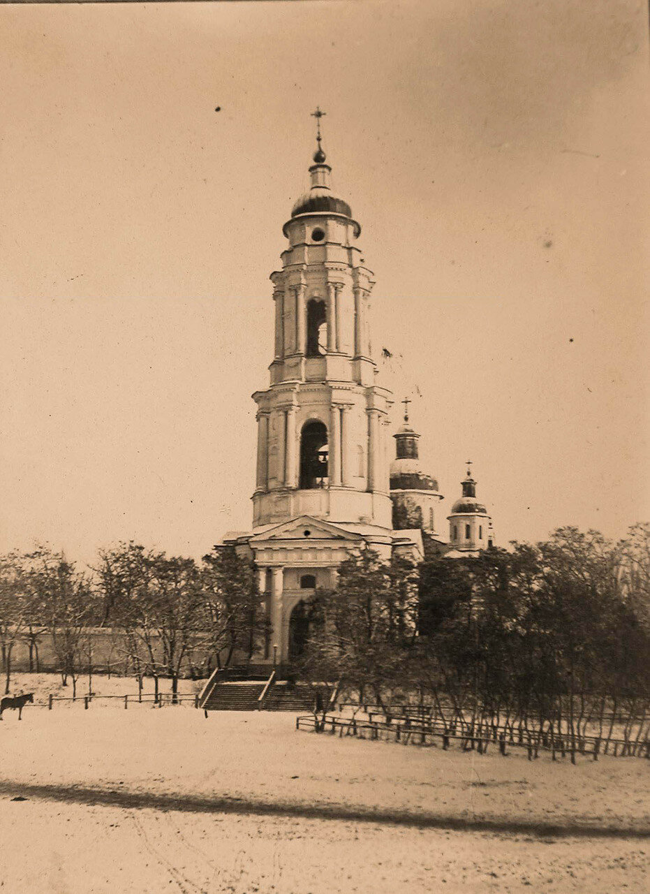 04. Вид на колокольню собора Мгарского монастыря. Полтавская губерния, Лубны