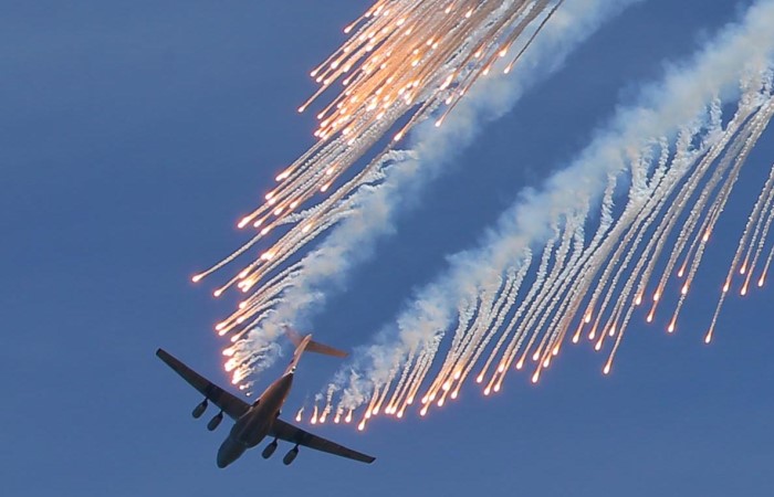 Боевой самолет