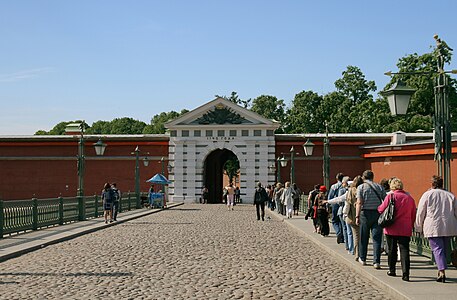 Иоанновские ворота, вид с Иоанновского моста