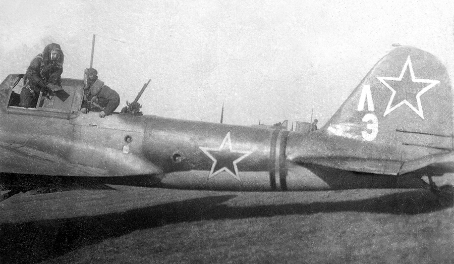 ww2 foto il-2m in combat.