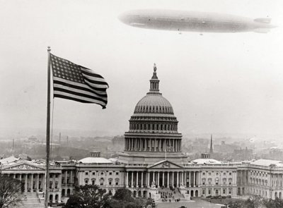 Дирижабль "Graf Zeppelin" над Капитолием, США, 1931 г.