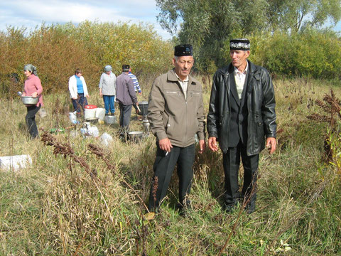 На месте бывшей мечети Агайбаш восстанавливают полумесяц, 2009 г.